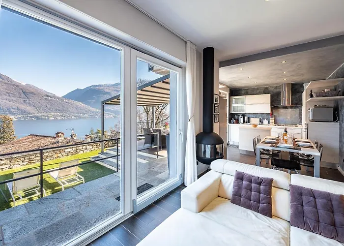 Mit Panorama-seeblick Casa de Férias Pianello Del Lario