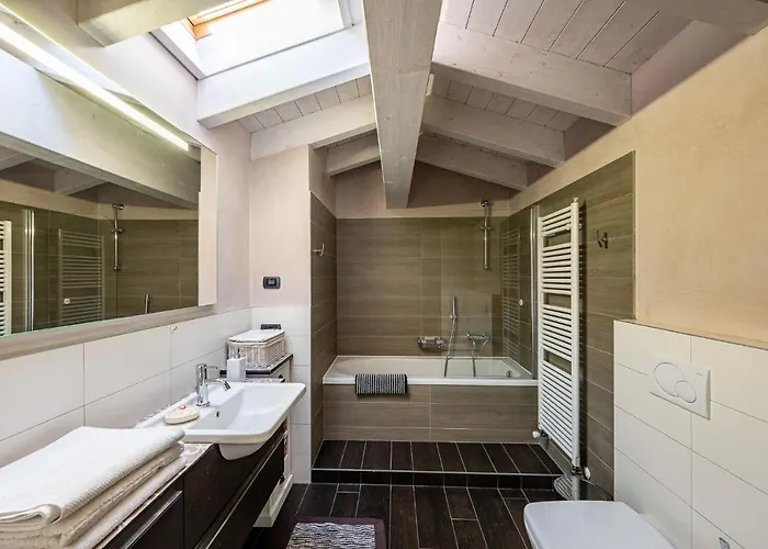 Casa de Férias Mit Panorama-seeblick Pianello Del Lario