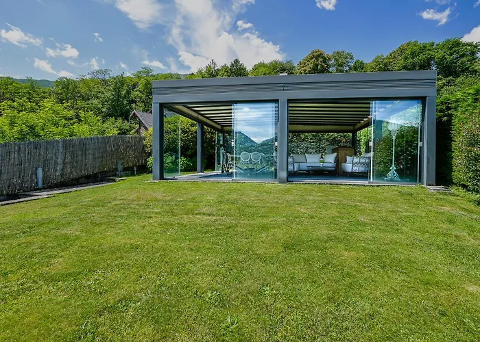 Mit Panorama-seeblick *