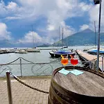 Mit Panorama-seeblick Hébergement de vacances