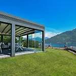 Mit Panorama-seeblick *